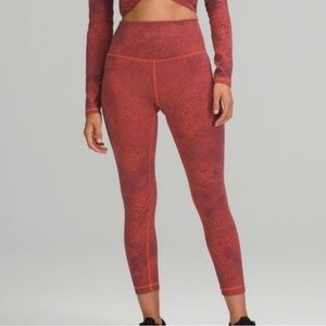 Lululemon Size 4 Wunder Train High-Rise Tight 25"
Crackle Glaze Vintage Orange